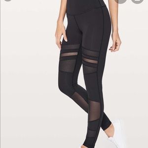 Lululemon black size 4